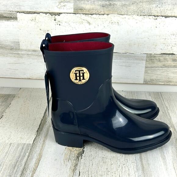 Tommy Hilfiger Women’s 5 Navy Blue Waterproof Ankle Rain Boots Low Heel NEW - Picture 2 of 9